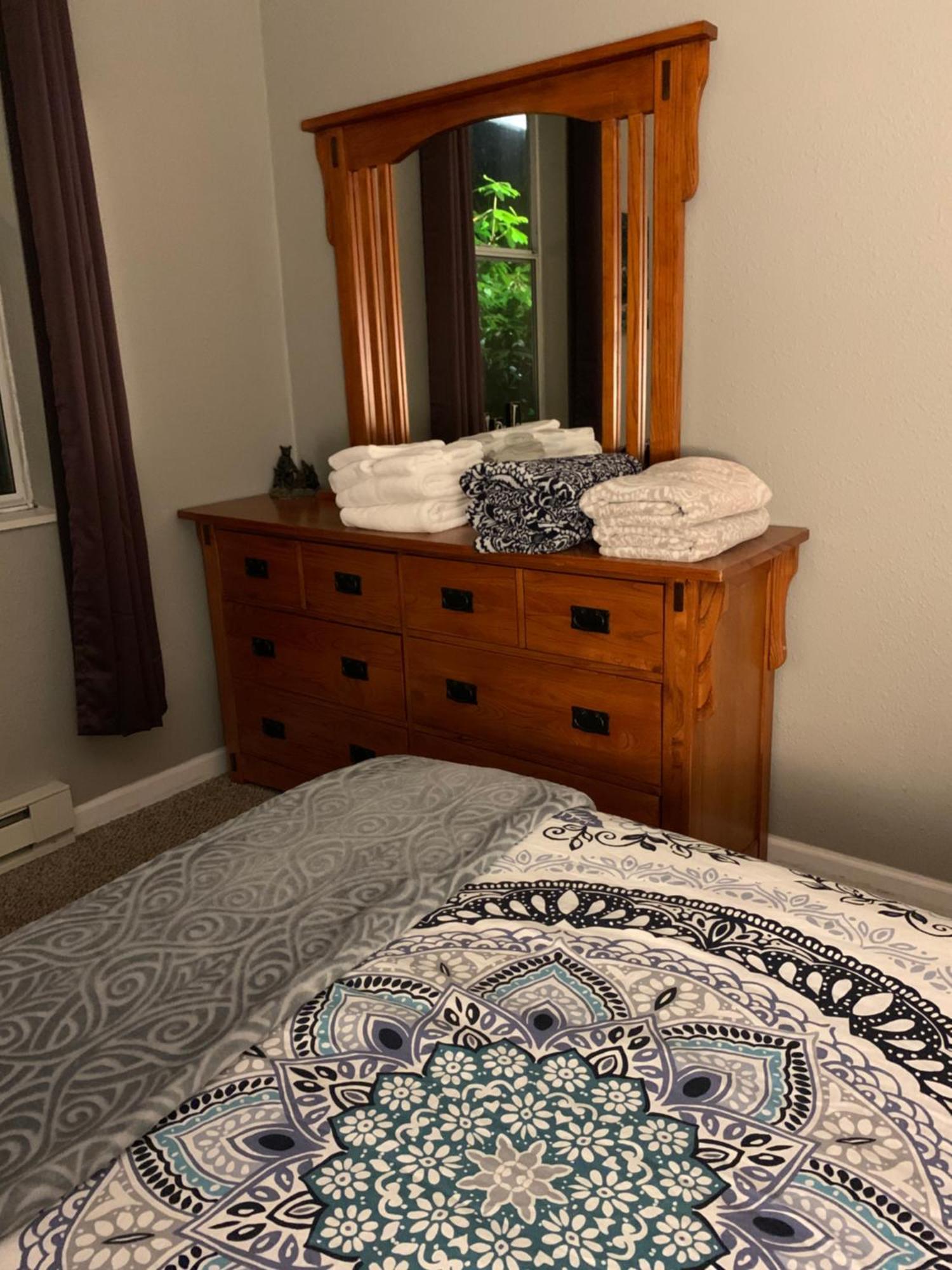 Mountain Meadows Inn & Chalet Suites Ashford Room photo