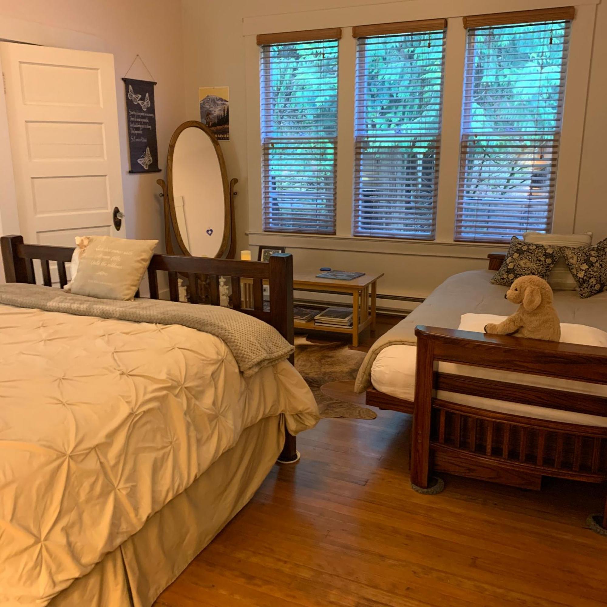 Mountain Meadows Inn & Chalet Suites Ashford Room photo