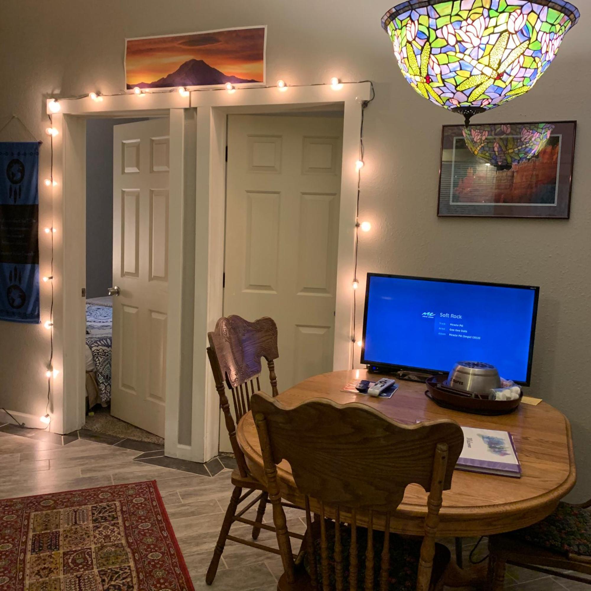 Mountain Meadows Inn & Chalet Suites Ashford Room photo
